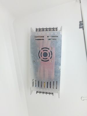 Częstotliwość wejścia 50/60Hz Zasilanie ekranu LED z wilgotnością 0-95% RH